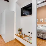 Fine Line House In Trastevere, With Puccio Apartamento Roma