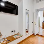 Fine Line House In Trastevere, With Puccio Apartamento Roma