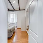 Fine Line House In Trastevere, With Puccio Roma