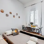 Fine Line House In Trastevere, With Puccio Roma