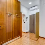 Fine Line House In Trastevere, With Puccio