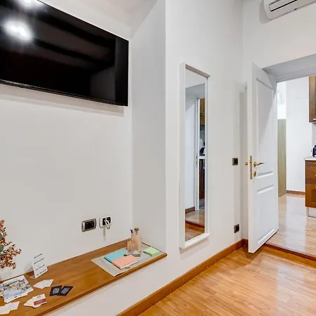 Fine Line House In Trastevere, With Puccio Apartmán Řím