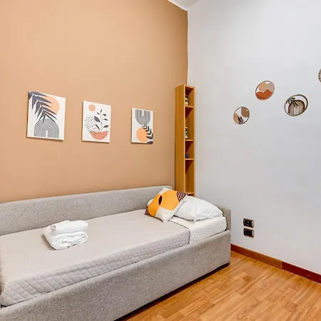 Fine Line House In Trastevere, With Puccio *
