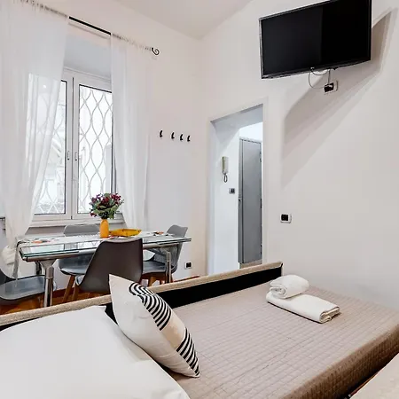 Fine Line House In Trastevere, With Puccio Apartmán