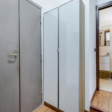 Fine Line House In Trastevere, With Puccio Apartmán