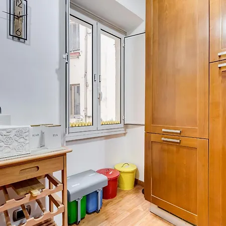 Fine Line House In Trastevere, With Puccio Apartmán