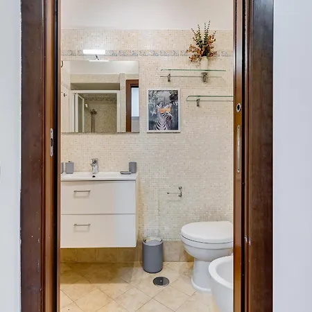 Fine Line House In Trastevere, With Puccio Apartmán *