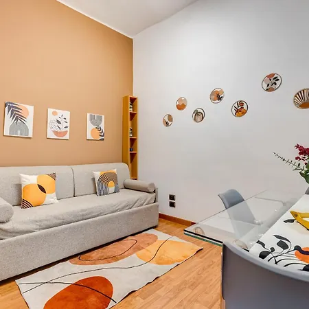 Fine Line House In Trastevere, With Puccio *